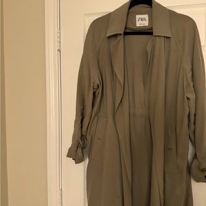 Zara light weight trench flows fabric